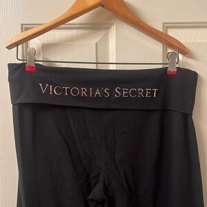 Classic Victoria’s Secret logo black flare yoga pants